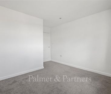 2 bedroom semi-detached house to rent - Photo 4