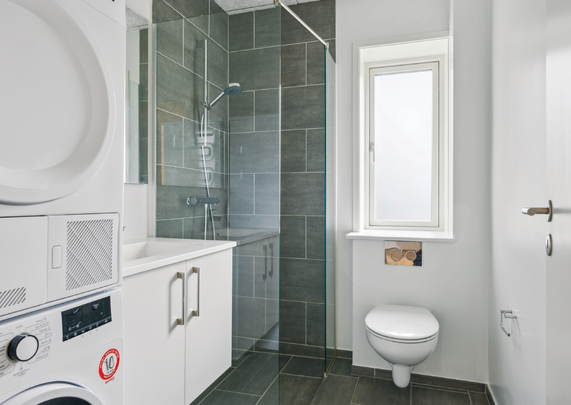 Skøn lys 3 værelses lejlighed, med dejlig terrasse - Photo 1