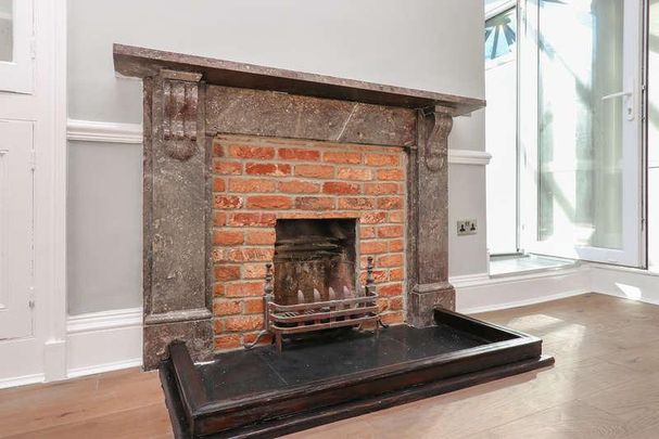 The Farm House, Matlock, DE4 - Photo 1