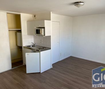 Location Appartement 1 pièce 22m² - Photo 2