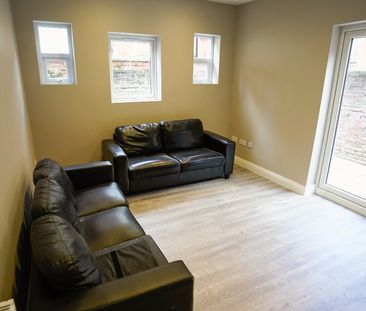 7 Bed Terraced House, Bernard Street, SO14 - Photo 1