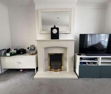 Grange Drive, Stratton, Swindon, SN3 - Photo 2