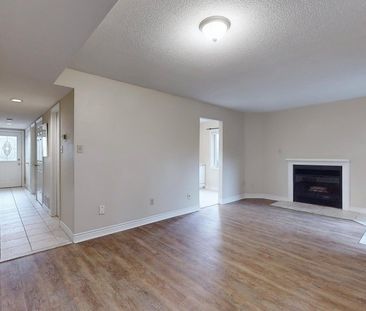 For Lease - 183 Nelson Street Unit# 1, Oakville, Ontario - Photo 4