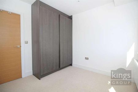 Burlington House, Swanfield Road, Waltham Cross, EN8 - Photo 3