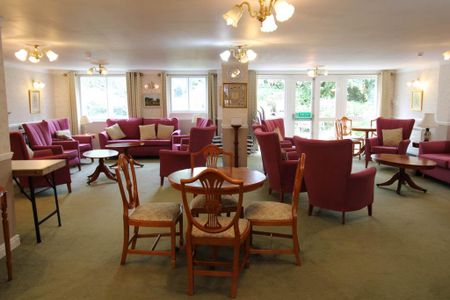 1 bedroom retirement property to rent - Photo 2