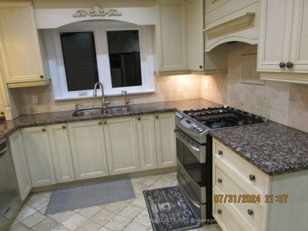 Detached Home For Lease | N9244900 - Photo 3