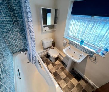 2 bedroom terraced house to rent - Photo 3