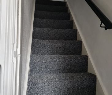 1 Bed End Terrace, Brunswick Terrace, LS27 - Photo 3