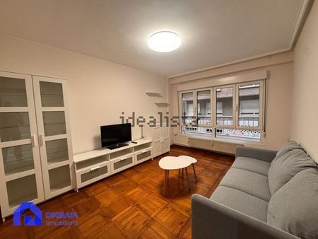 Alquiler de piso en Calle Montes del Sueve - Foto 2