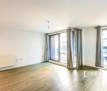 2 bedroom flat to rent - Photo 2