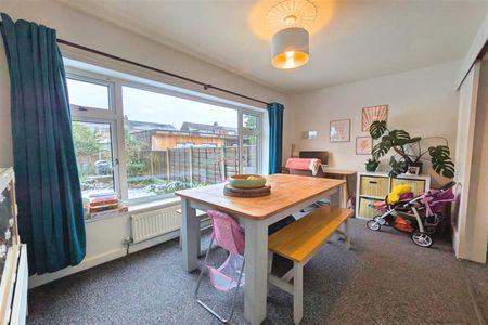 3 Bedroom Semi Detached To Let - Photo 3