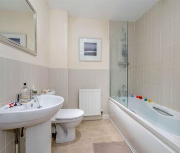 4 bedroom terraced house to rent - Photo 5