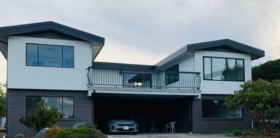 4 bedroom 3 Bathroom - Photo 2