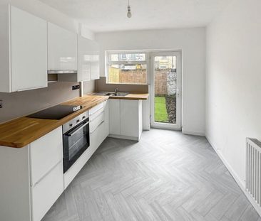 3 bedroom terraced house to rent - Photo 6