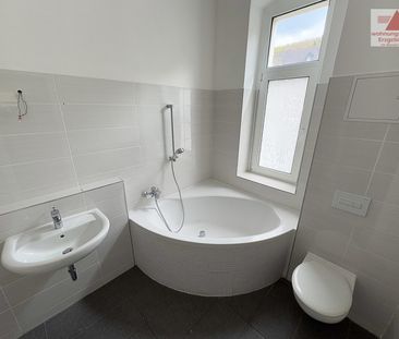 4-Raum-Wohnung im Altbau-Stil mit Balkon zentrumsnah in Aue - Photo 5