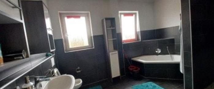 105 QM Einbauküche, Esszimmer, WZ + 2 SZ, Balkon - Foto 1