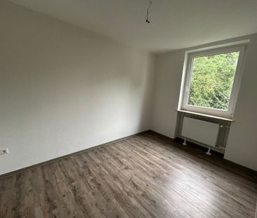 3-Zimmer-Wohnung,komplett Saniert mit modernem Badezimmer - Foto 1