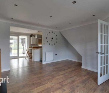 3 bedroom semi-detached house to rent - Photo 3
