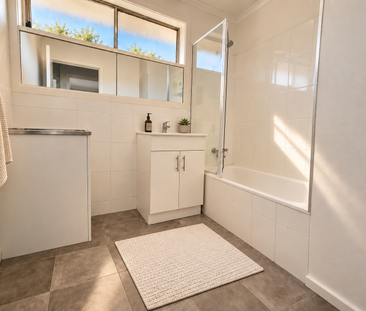 Low-Maintenance Living in the Heart of Mordialloc! - Photo 3