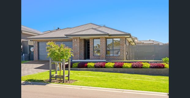 THIS HOME IS SIMPLY GORGEOUS!! - Photo 1