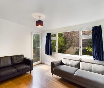 6 bedroom terraced house to rent - Photo 1