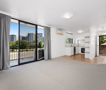 Stylish & Light-Filled Living in the Heart of Hamilton - Photo 1