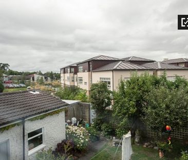 Ample room in shared apartment in Knocklyon, Dublin - Photo 4