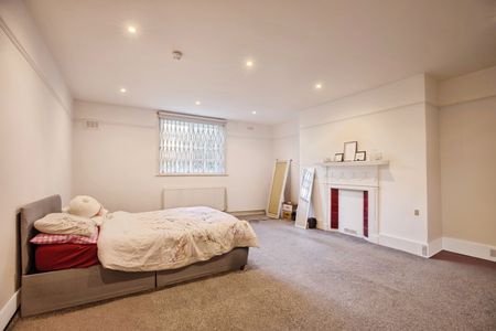 1 Bed Flat, Church Terrace, SE13 - Photo 2