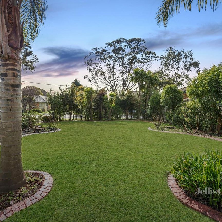 12 Forest Glen Avenue, Blackburn South - Photo 1