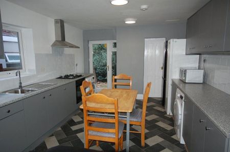 6 bedroom house to rent - Photo 4