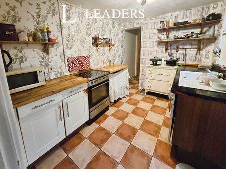 3 bedroom semi-detached to rent Colvile Road, Wisbech - Photo 3