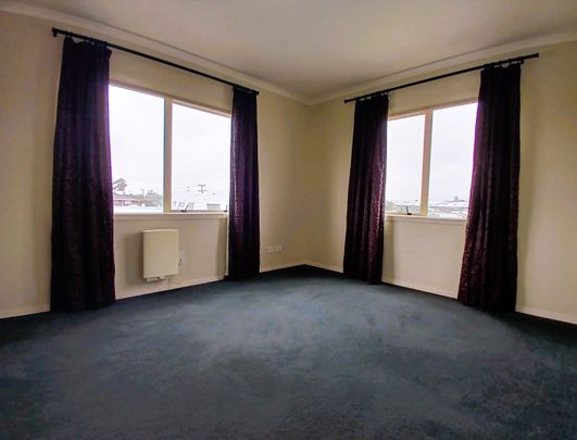 Secure and tidy three bedroom Mount Wellington apartment . - Photo 1