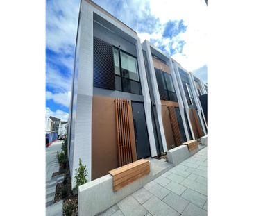 Three level townhouse in Wellingtons brand new Paddington complex - Photo 4