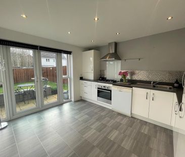 3 bedroom semi-detached house to rent - Photo 3