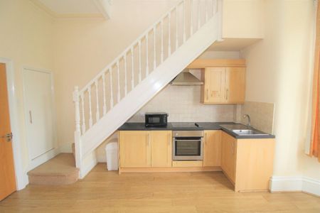 Garstang Road Flat 1, PRESTON, Lancashire PR2 8JS - Photo 2