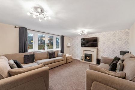 4 bedroom detached house to rent - Photo 3