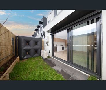 78 Porteous Retreat, Sydenham, Vic 3037 - Photo 2
