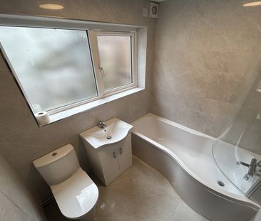 2 Donegall Avenue, Belfast, BT12 6LX - Photo 4