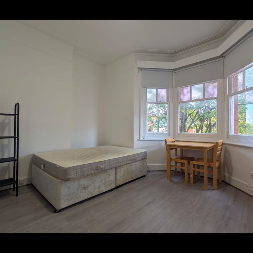 Studio Flat, Ferme Park Road, N8 - Photo 1