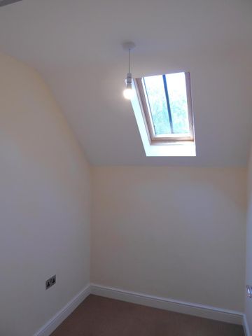 3 bedroom flat to rent - Photo 2