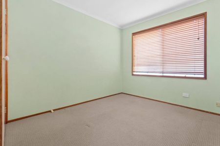 Neat And Tidy Three Bedroom Home - Timbarra Estate - Photo 2