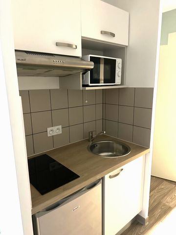 Location Appartement 1 pièce 18m² FRANQUEVILLE ST PIERRE 76520 - Photo 2