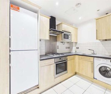 Elmhurst Court, Heathcote Road, Camberley, Surrey, GU15 - Photo 4