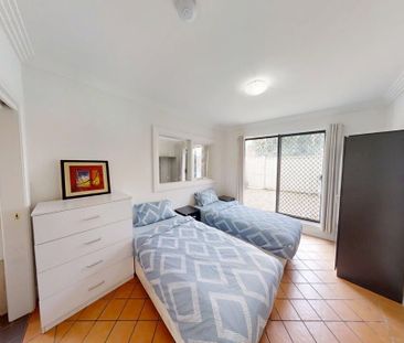 Chippendale - Photo 2