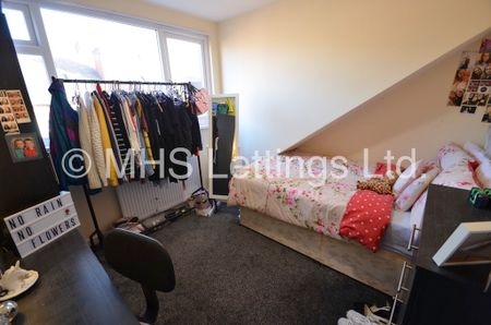 7 Bedroom End Terraced House for rent in Estcourt Avenue - Photo 2