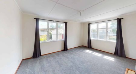 Roslyn - 3 Bedrooms - Photo 3