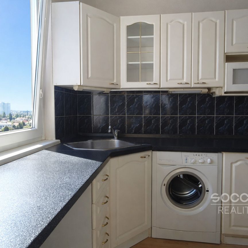 Pronájem bytu 3+1 65 m², Brechtova 829, Praha - Photo 1