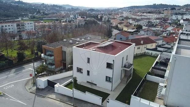 Moradia T4 - Photo 1