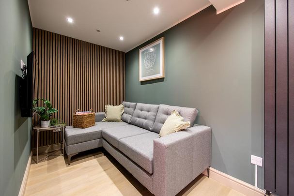 1 bedroom in a house share to rent - Photo 1