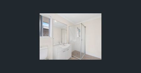 Impeccable Family Living only 800m from the Waterfront - Photo 2